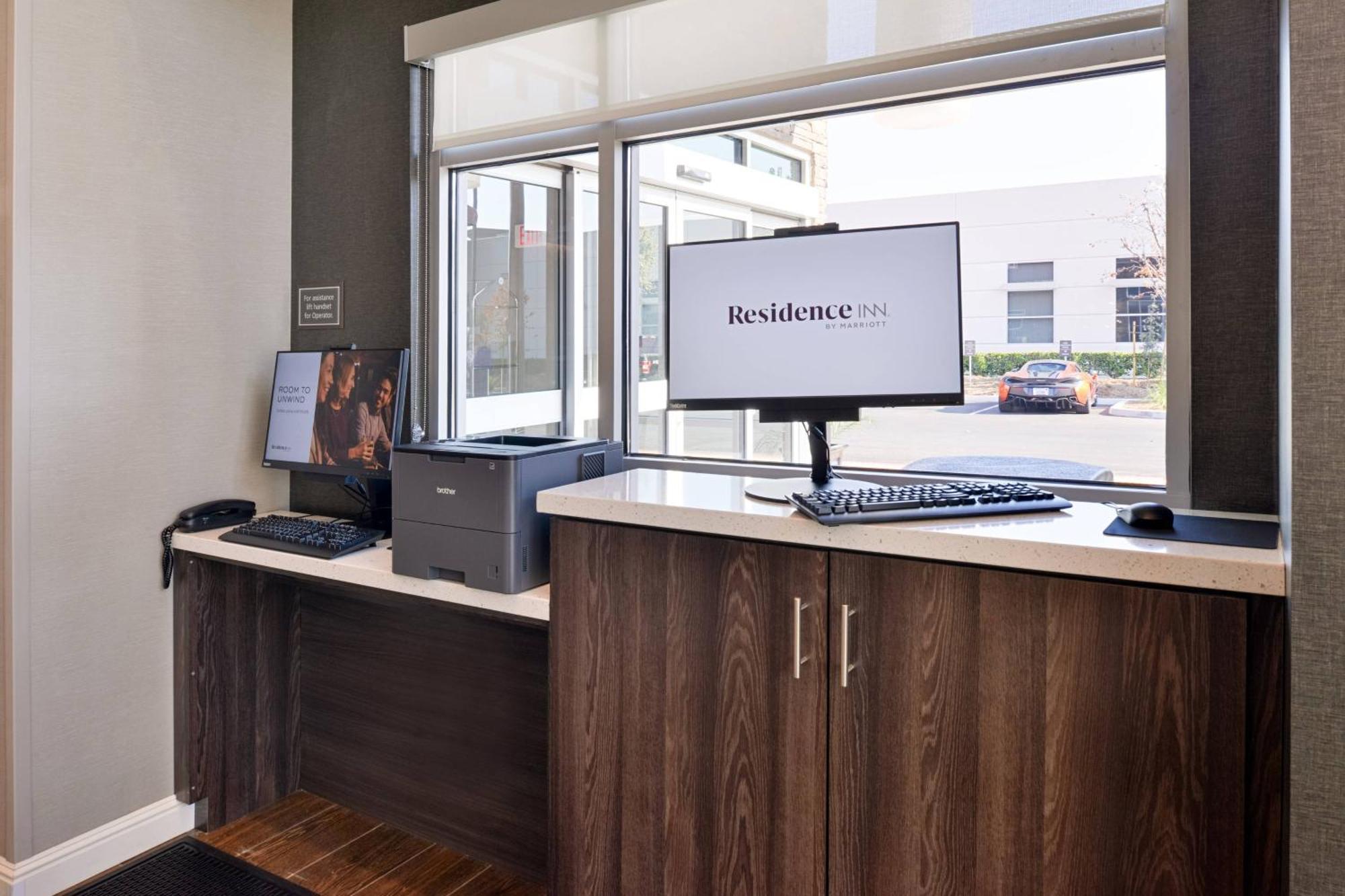 Residence Inn By Marriott Bakersfield West Екстериор снимка