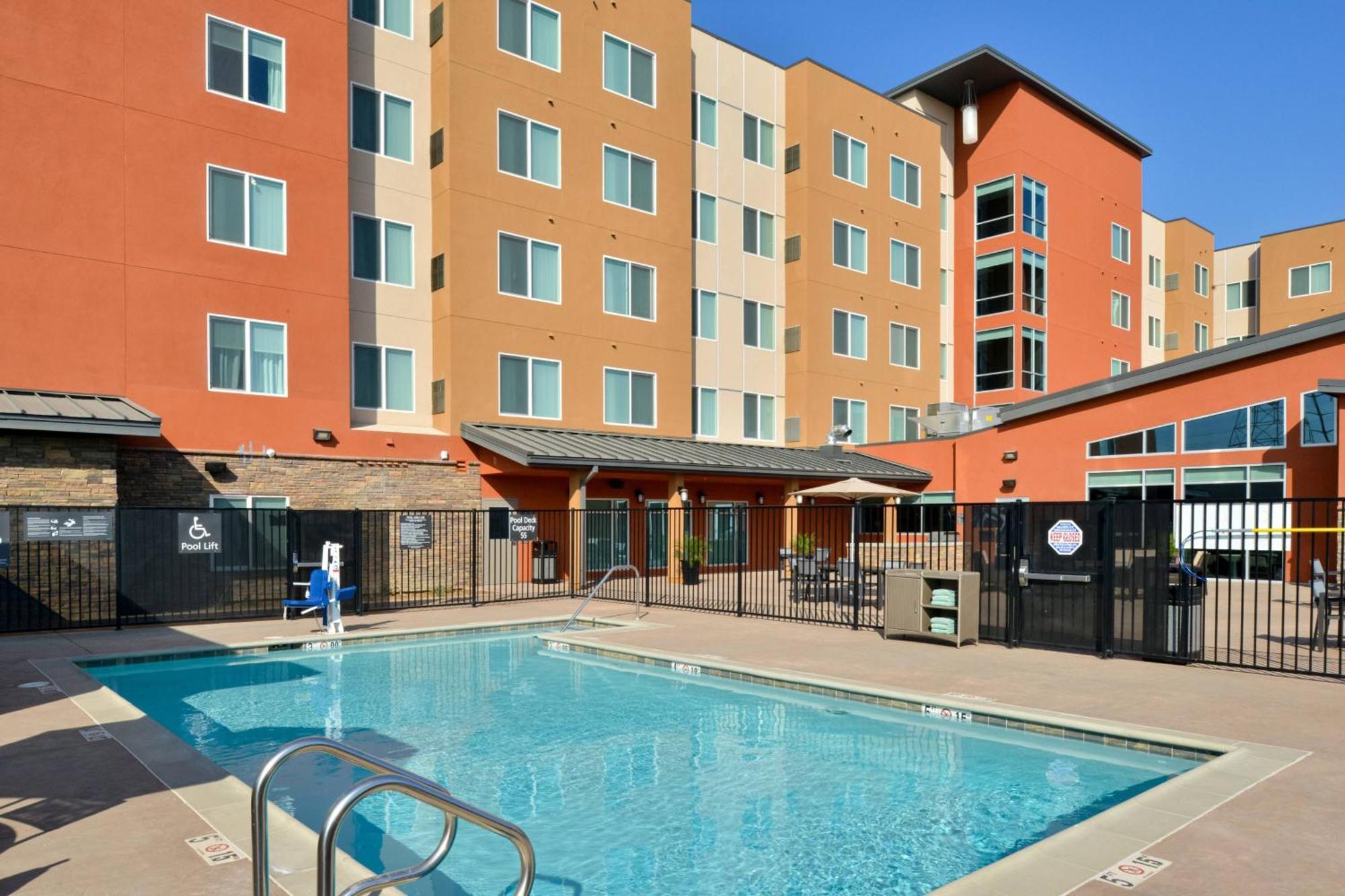 Residence Inn By Marriott Bakersfield West Екстериор снимка